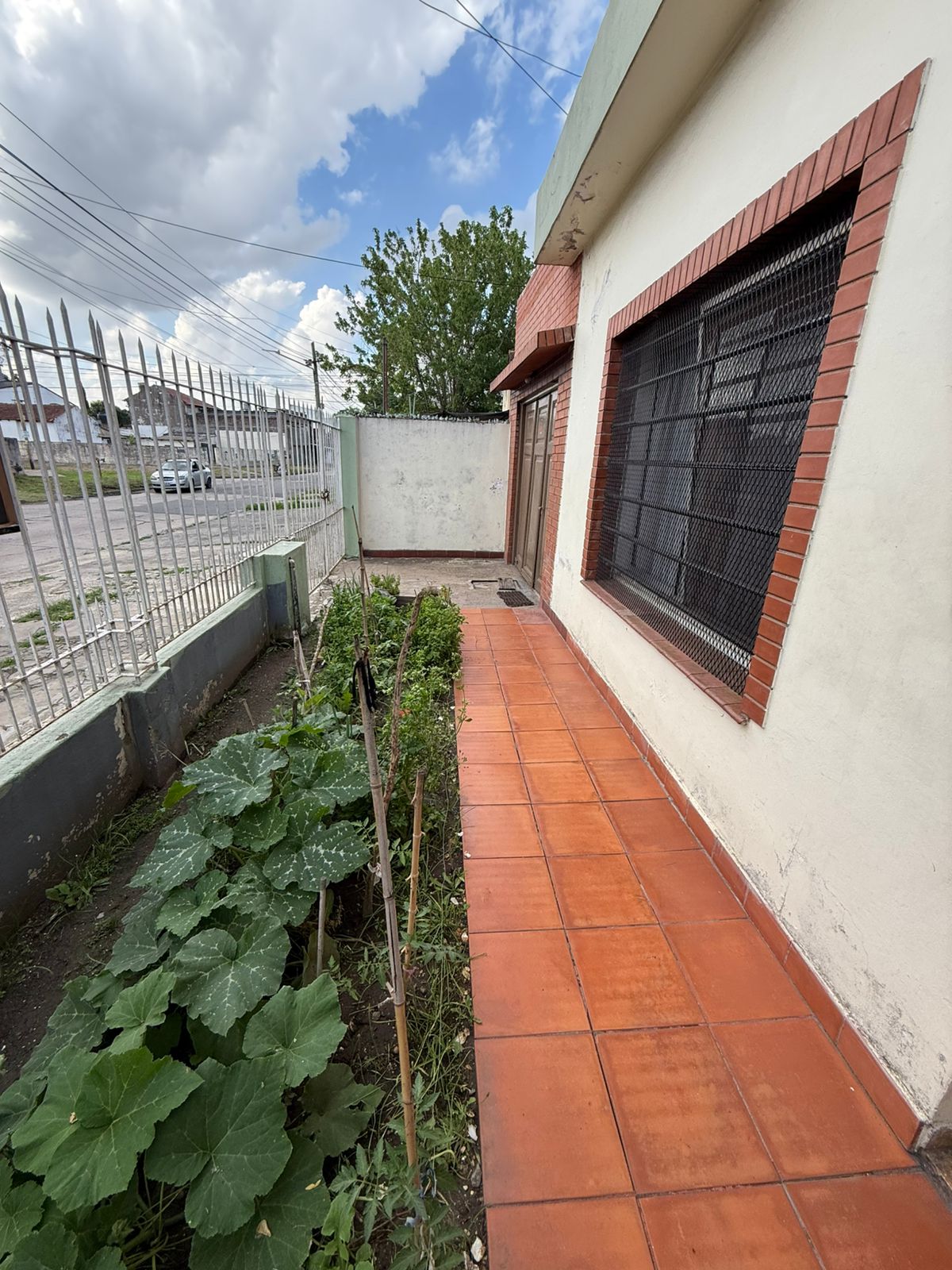 Casa en venta Florencio Varela Centro- 4 AMBIENTES